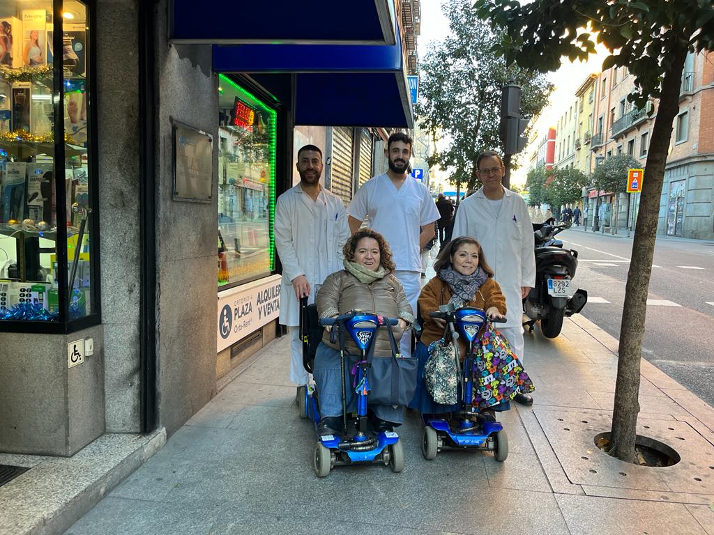 Todo el equipo de Ortopedia Plaza le desea que pasen una feliz navidad en compañía de familiares y amigos.