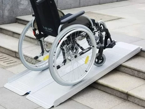 Rampa para silla de ruedas: cómo medirla