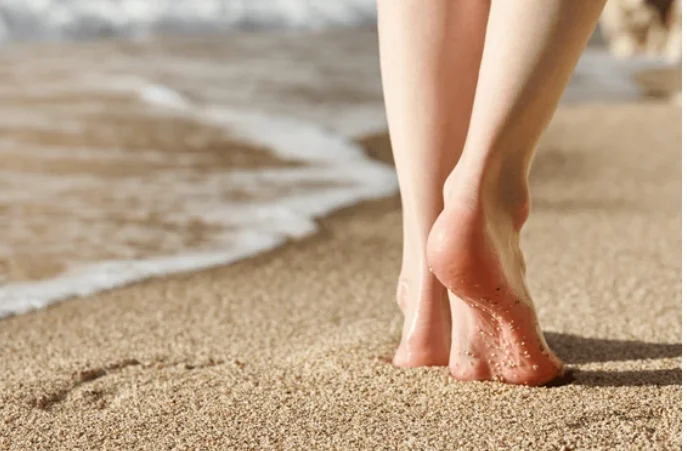 Andar descalzo ¿es lo mejor para mis pies