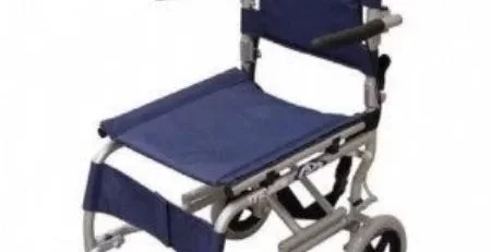 La silla de ruedas más estrecha para casa 46 cm